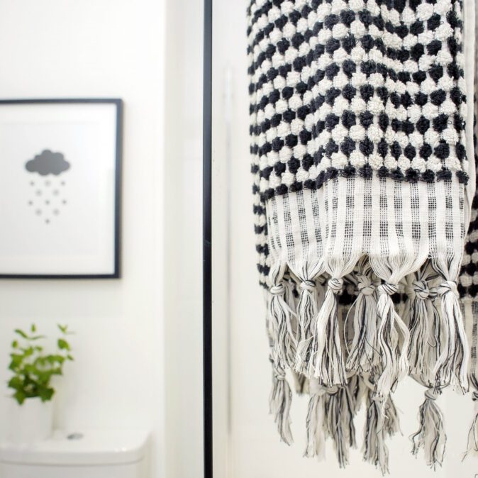 bath towel black + white